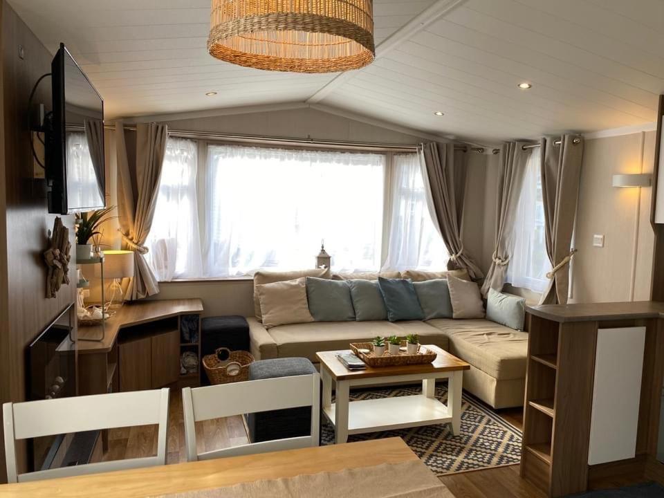 Cosy, Coastal Themed Holiday Home, Rockley Park, Poole, Dorset Exterior foto